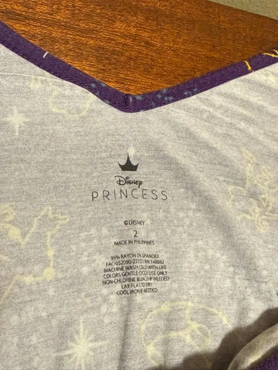 Torrid Disney Off-the-Shoulder Women’s Top - Picture 3 of 3